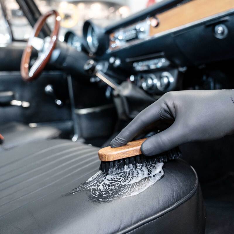 Pflegeset für strapaziertes Oldtimer Leder