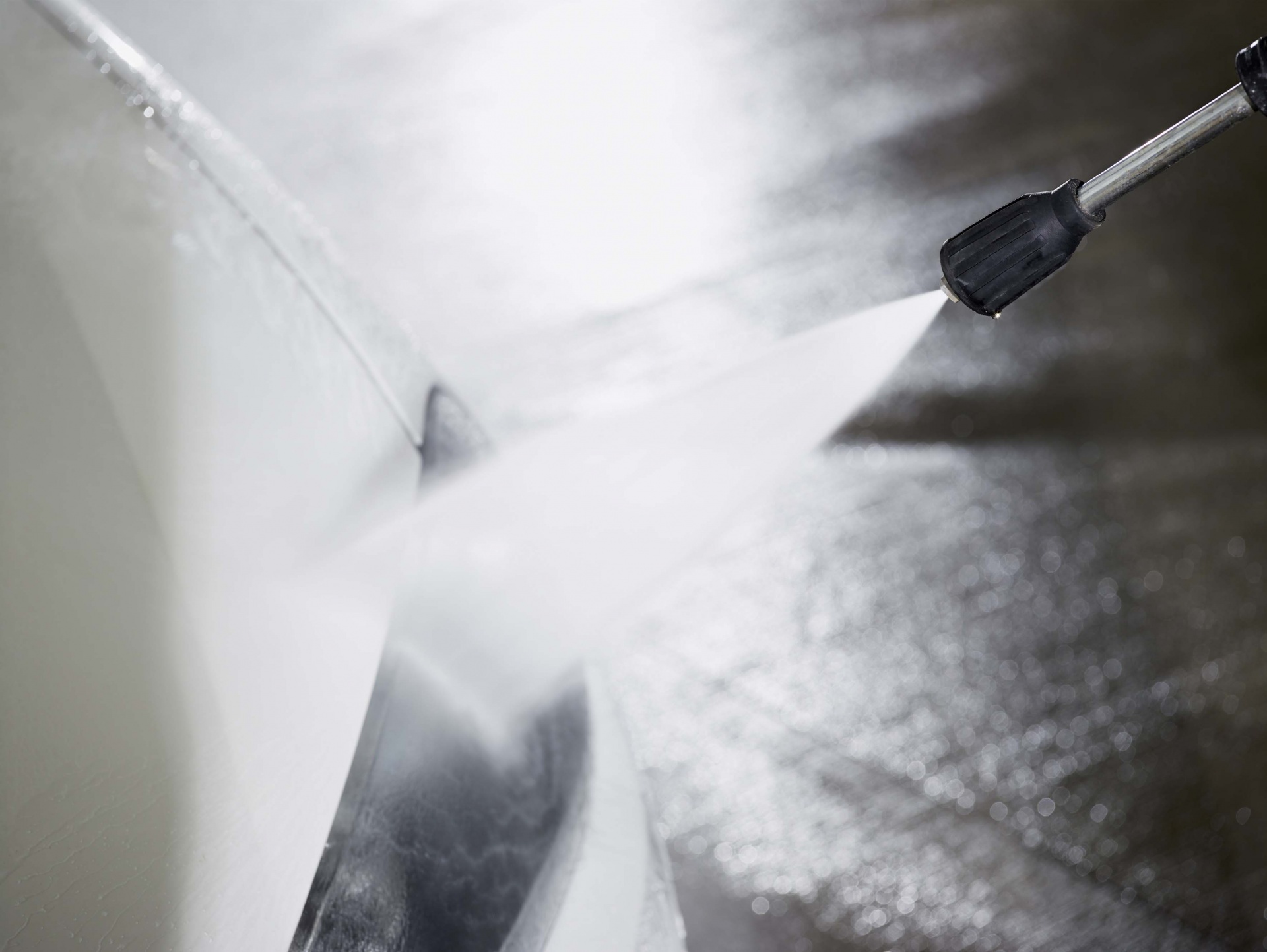 Nach der Autowäsche gründlich Abspülen